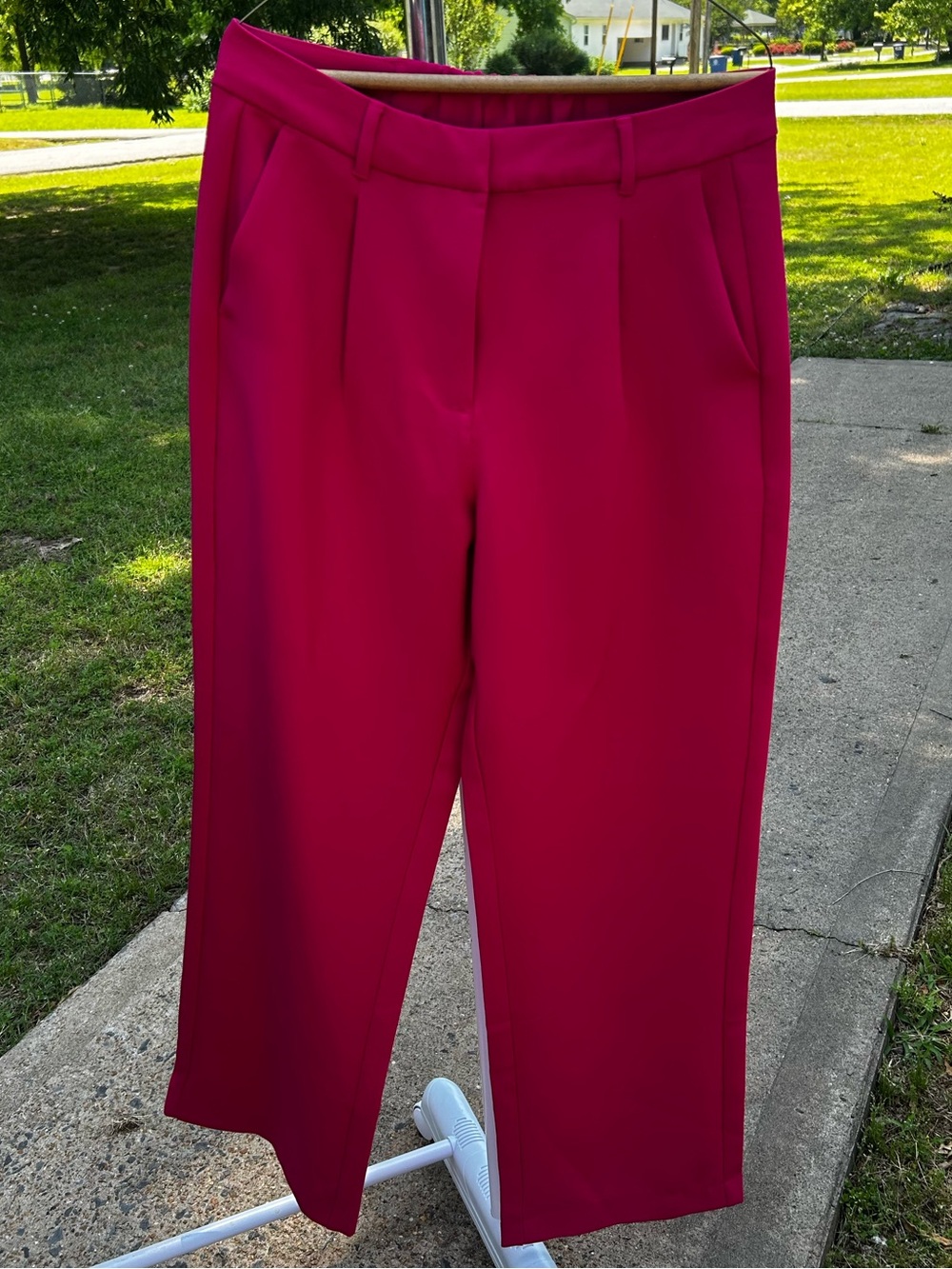 Old Navy High-Rise Pleated Crop Pants - Fuchsia